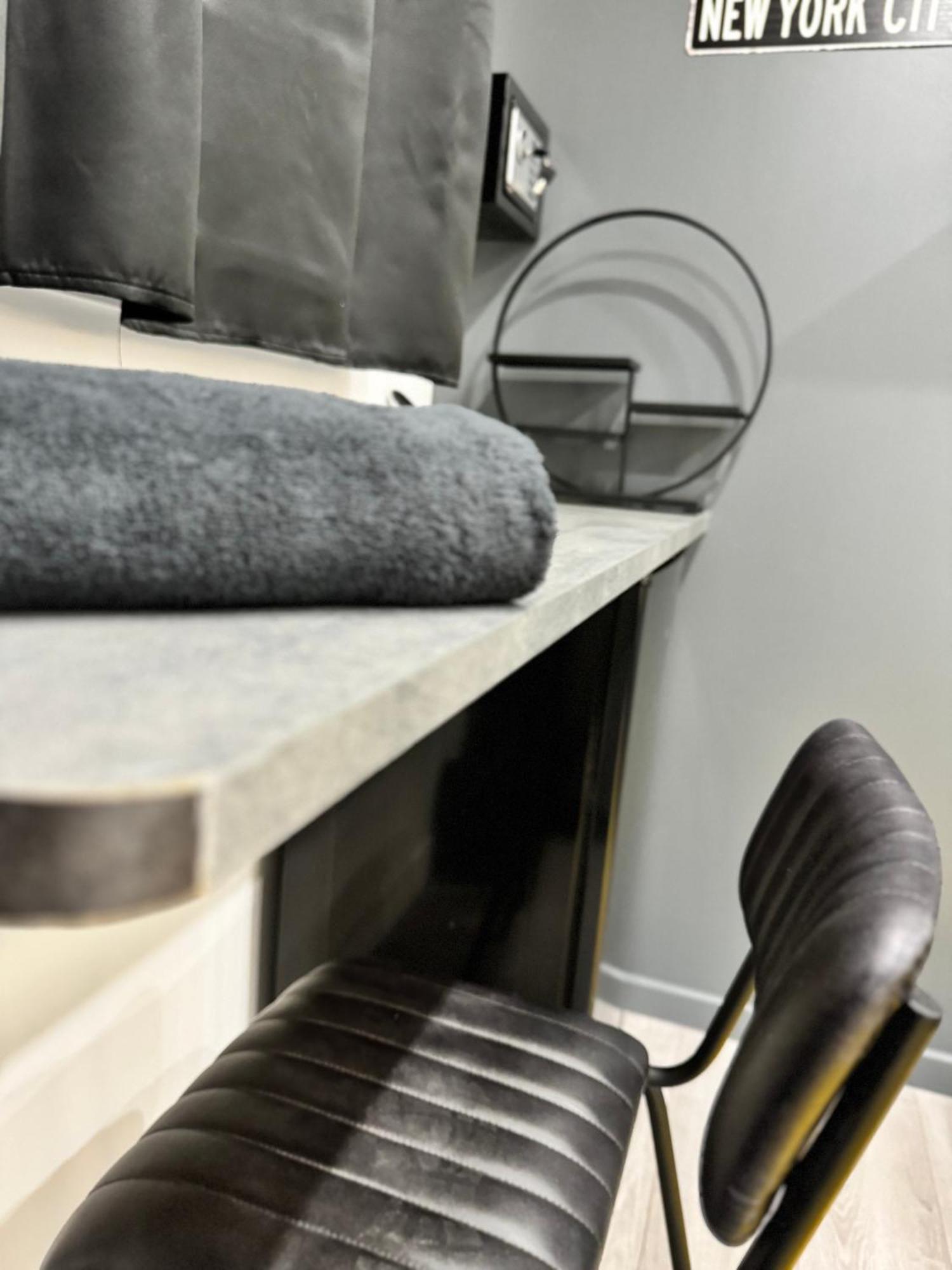 Worldroom Chambre Privee Avec Espace Commun Perpignan Exterior foto