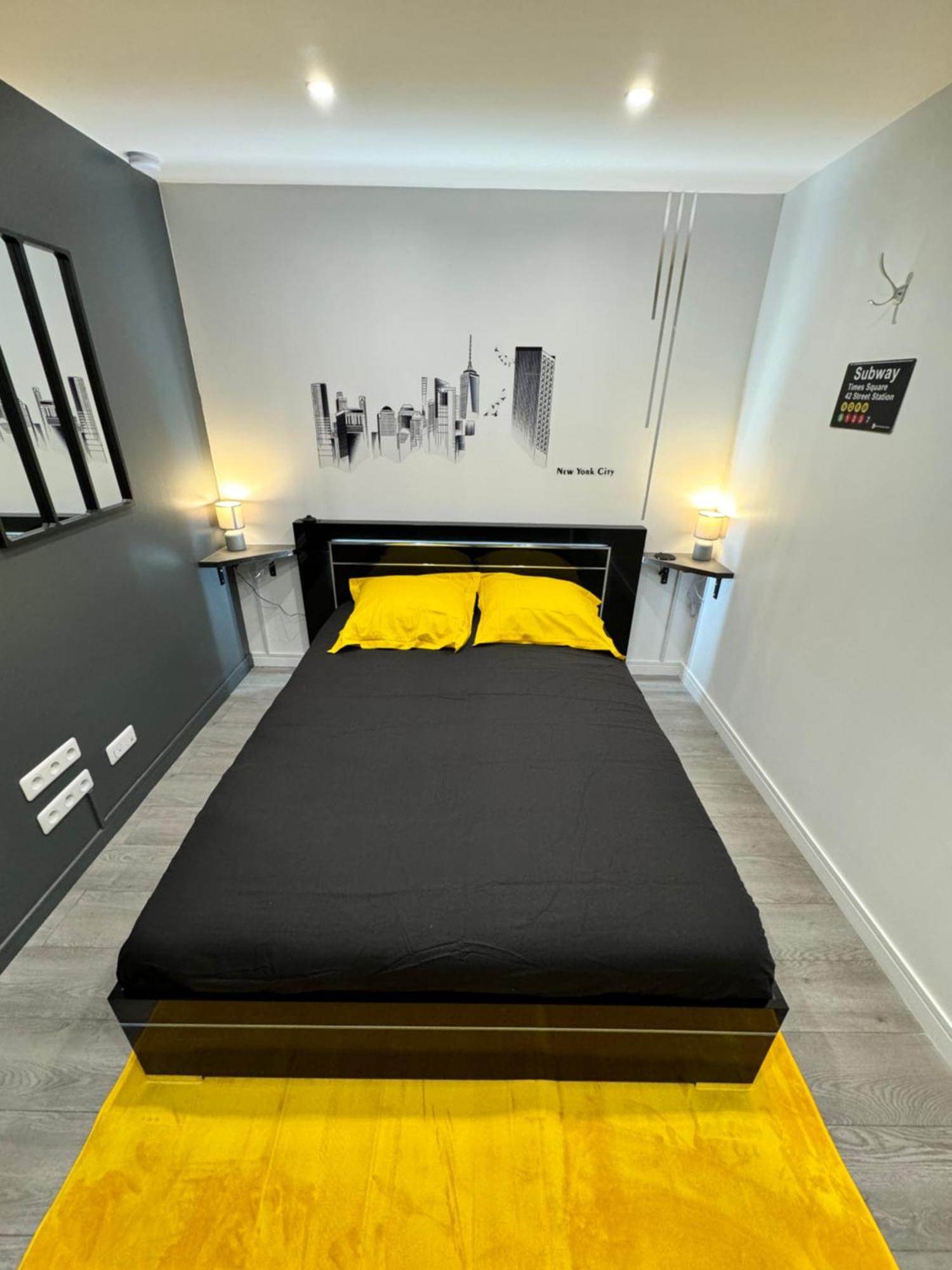 Worldroom Chambre Privee Avec Espace Commun Perpignan Exterior foto